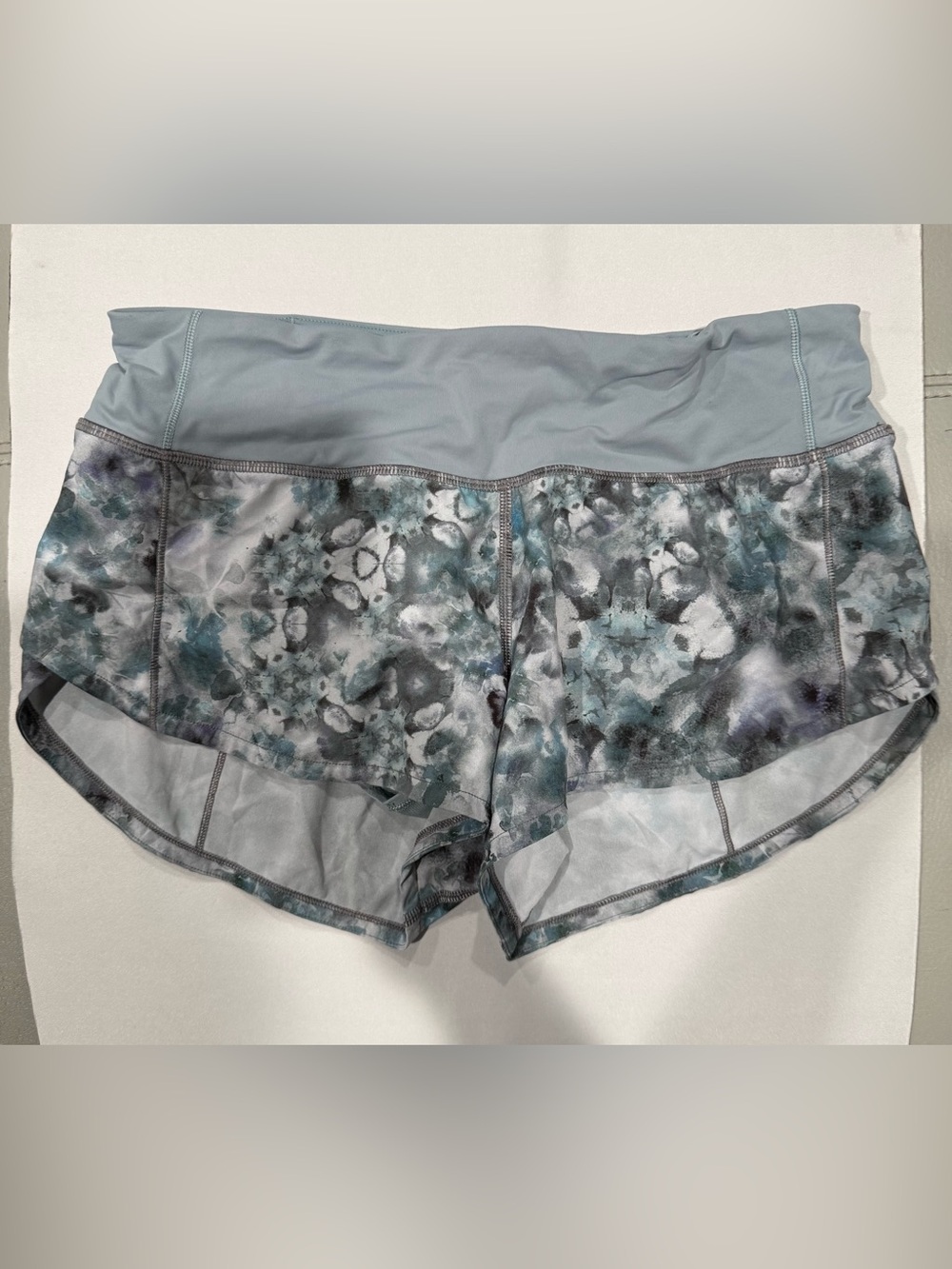 Lululemon SPEED UP Short 2.5” - Size 4 NEW